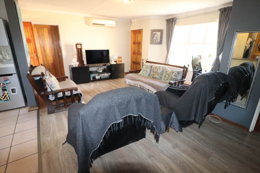 2 Bedroom Property for Sale in Langenhovenpark Free State